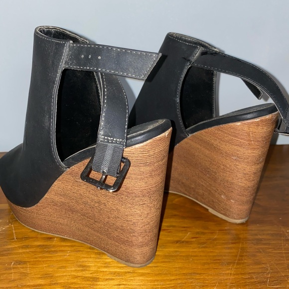 Open Toe Wedges - Picture 2 of 2